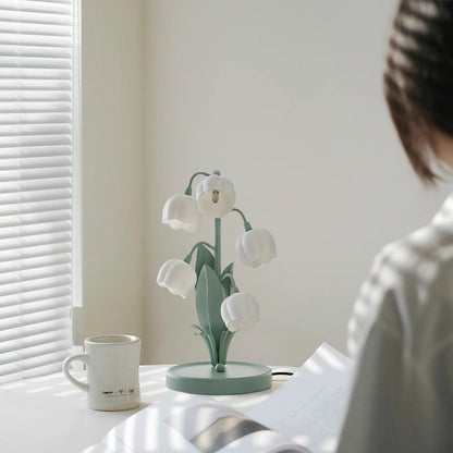 FloraGlow – Metall og Polykarbonat Bordlampe med Orkidemønster