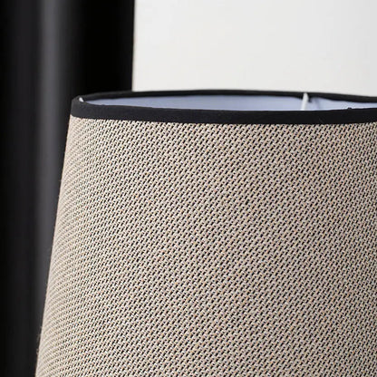 TrunkShine - Elefantskulpturlampe med rustikk burlapskjerm