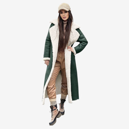 Marthe – Lang kåpe med lommer jakkeslag og lange ermer