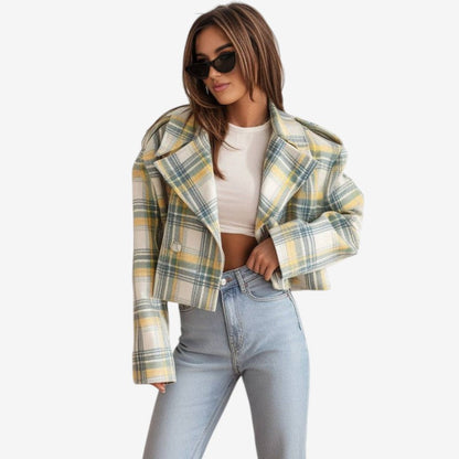 Maja – Kort kåpe med dobbeltspent rutemønster og lange ermer