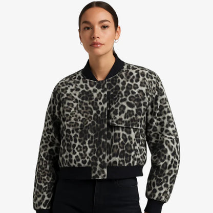 Jasmijn – Langermet Jakke med Ribbestrikkede Ermer