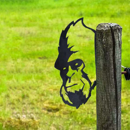 PeepCraft - Tittende geit Kunstverk for hagedekor