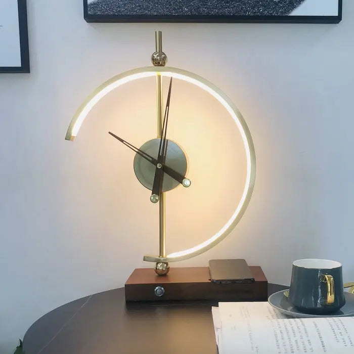 LumiTime - Smart bordlampe med klokke, dimbart lys og trådløs lading