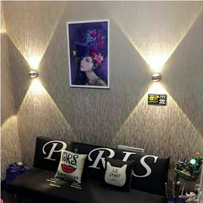 CrystalGlow - Luksuriøs LED-vegglampe i krystall for elegant interiør