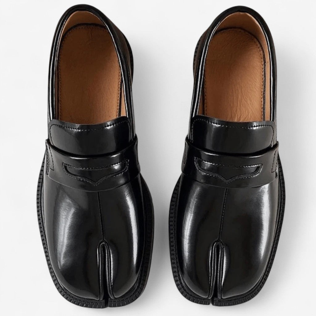 Frank – Sko med delt tå og tykk såle