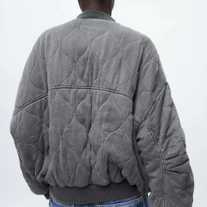 Andrea - Vattert bomberjakke med trykknapplukking og store lommer