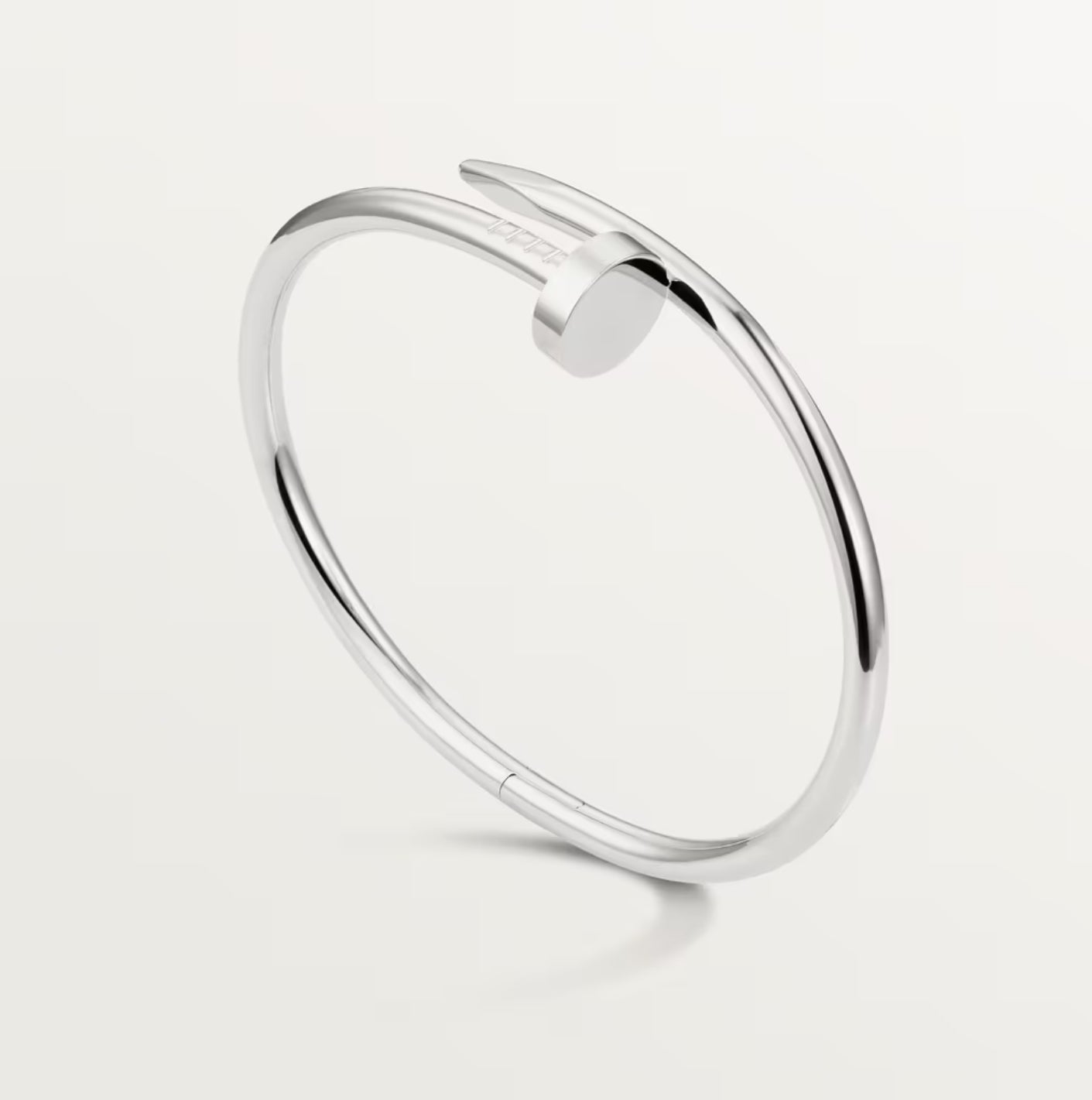 Liora - Negleinspirert armbånd med polert overflate for en dristig look