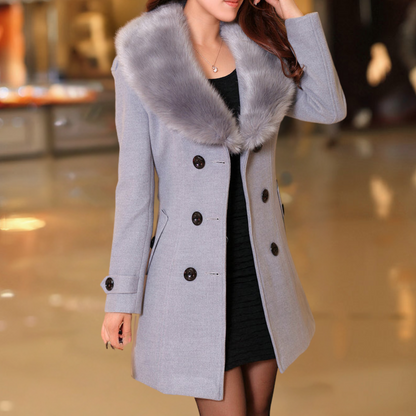 Emma - Stilig pelskrageFrakk med knappedetaljer