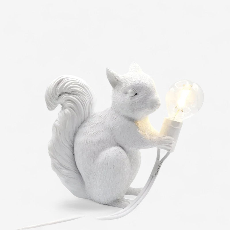 GlowDen – Mini Ekorne LED Bordlampe til Dekorasjon