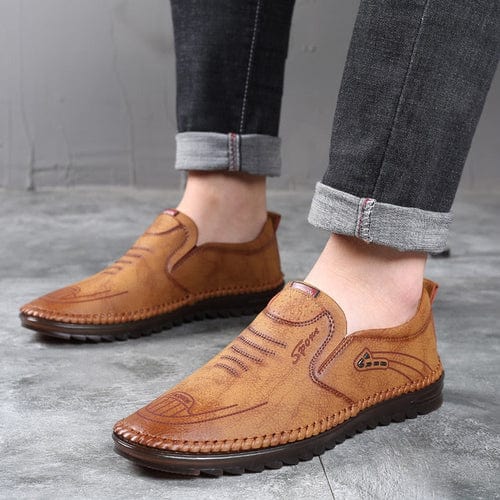 Brian - Slip-on-sko med dekorative sømmer og mønstre