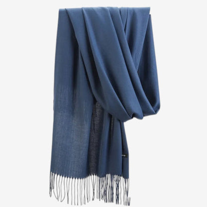 Noliva – Skjerf med Stor Form og Frynsekant