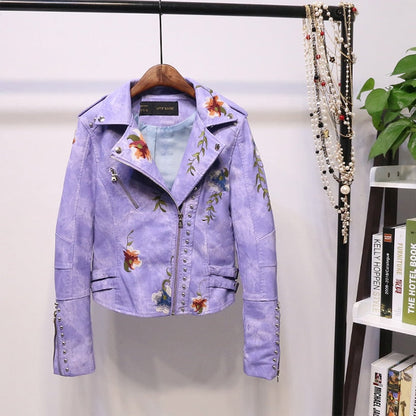 Elizabeth – Stilig jakke med blomsterbroderi og piggdetaljer