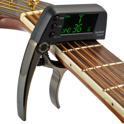 TuneMaster - 2-i-1 gitarcapo og tuner med innebygd digitalt display