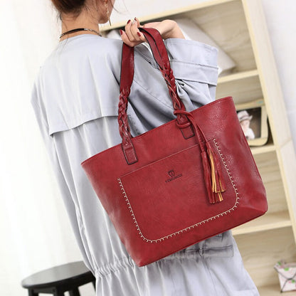 Sophie - Stilig skulderveske med flettede håndtak