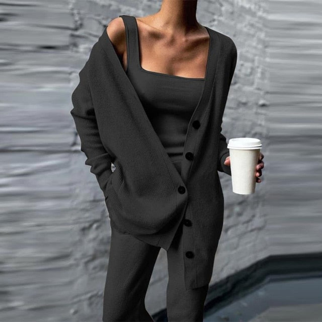 Lila - Chic 3-delt sett med tilpasset tank avslappede bukser og lang cardigan