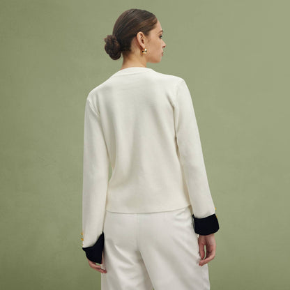 Emma - Langermet cardigan med V-hals knappedetaljer og myk strikk