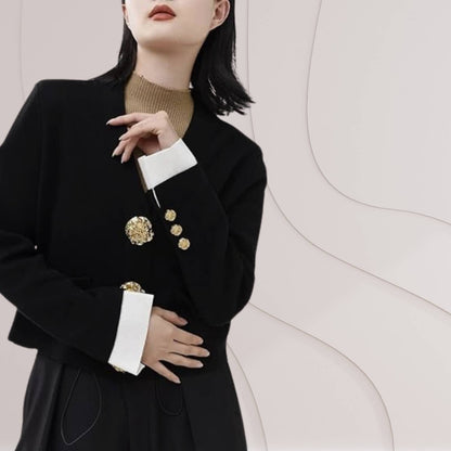 Emma - Langermet cardigan med V-hals knappedetaljer og myk strikk