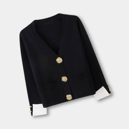 Emma - Langermet cardigan med V-hals knappedetaljer og myk strikk