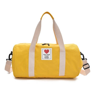 Aria - treningsbag for reise Rommelig og stilig design med ekstra skolomme og justerbar stropp