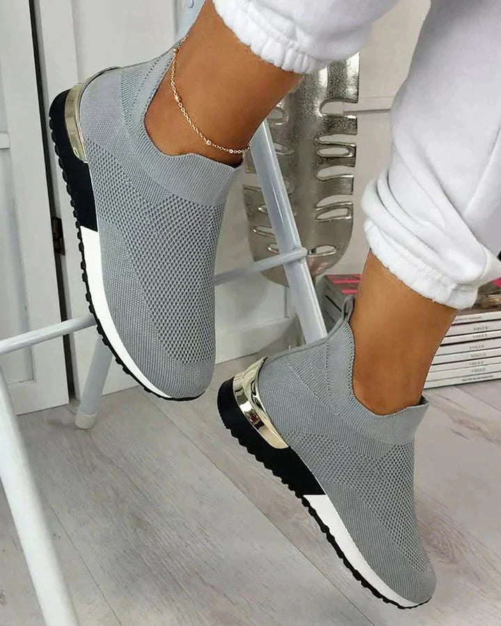 Natalie - Slip-on joggesko med tykk såle og skinnende ankeldetaljer
