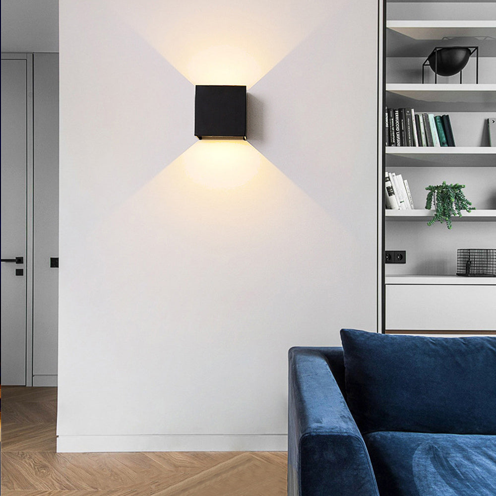 GlowBright – Stilig vegglampe med myk glød for en koselig atmosfære