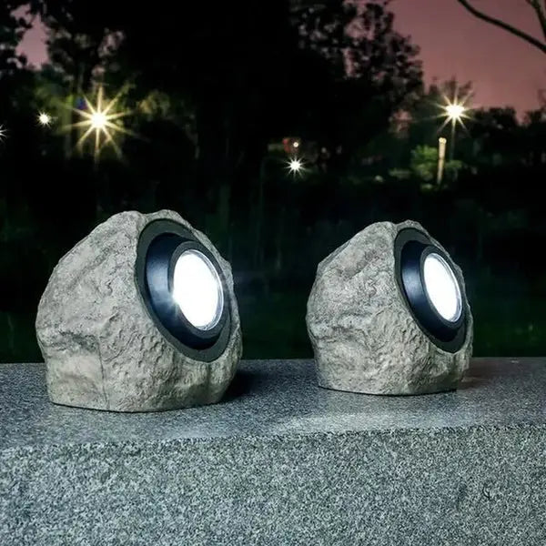 TerraGlow - solcellelys i stein for naturlig belysning utendørs