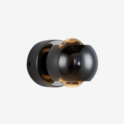 CrystalBeam – Aluminium og Krystall Vegglampe med Vertikalt Design