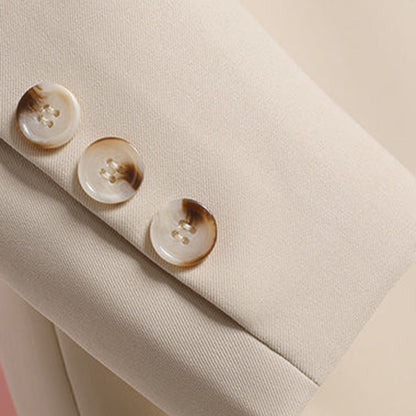 Aria – Funksjonell Frontlommeblazer med Klassisk Jakkeslag