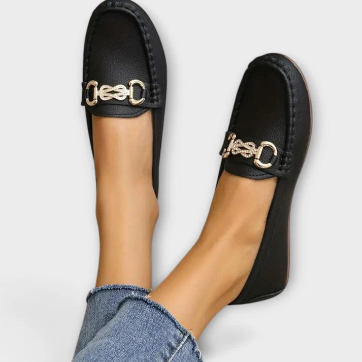 Elliot - Klassiske loafers med dekorativ spenne og fleksibel såle