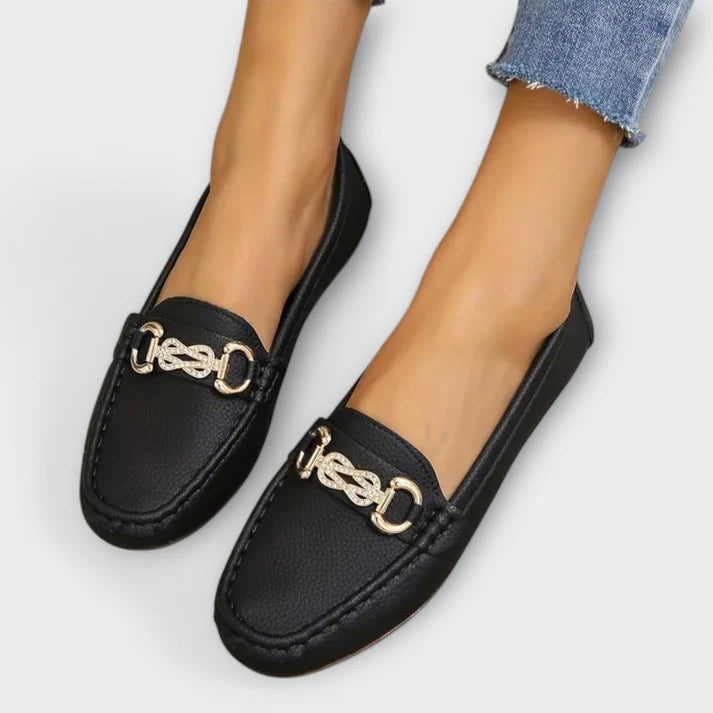 Elliot - Klassiske loafers med dekorativ spenne og fleksibel såle