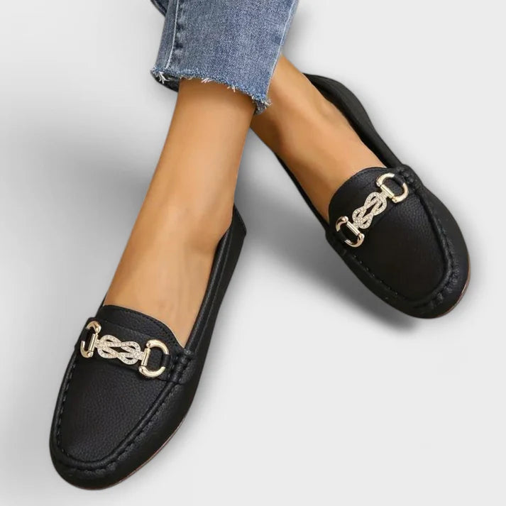 Elliot - Klassiske loafers med dekorativ spenne og fleksibel såle