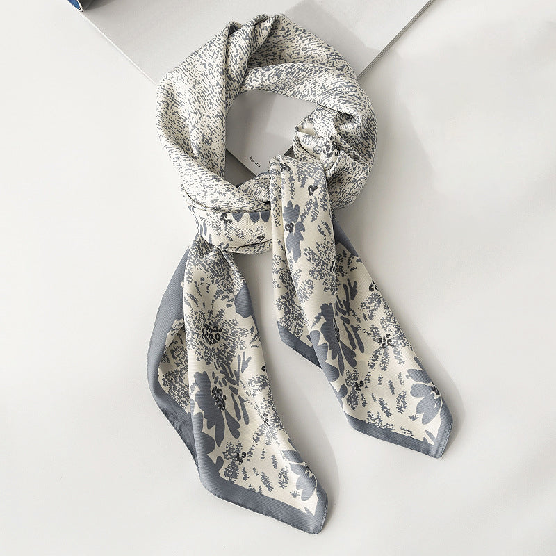 Amalie - Blomstrete skjerf for en sofistikert look