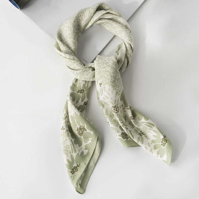 Amalie - Blomstrete skjerf for en sofistikert look