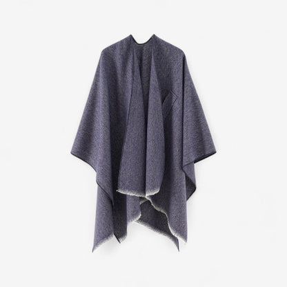 Jessica – Poncho med Skulderinnpakning og Dusker