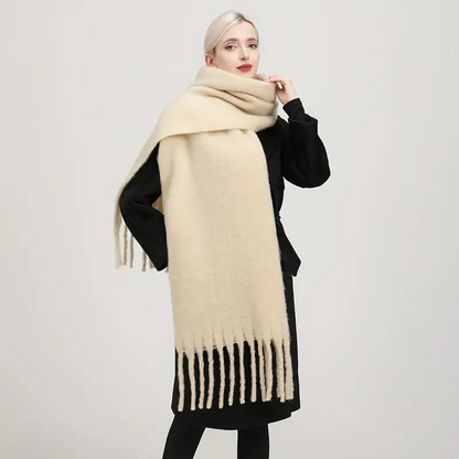 Jennifer - Oversized skjerf med frynser design for maksimal dekning og varme
