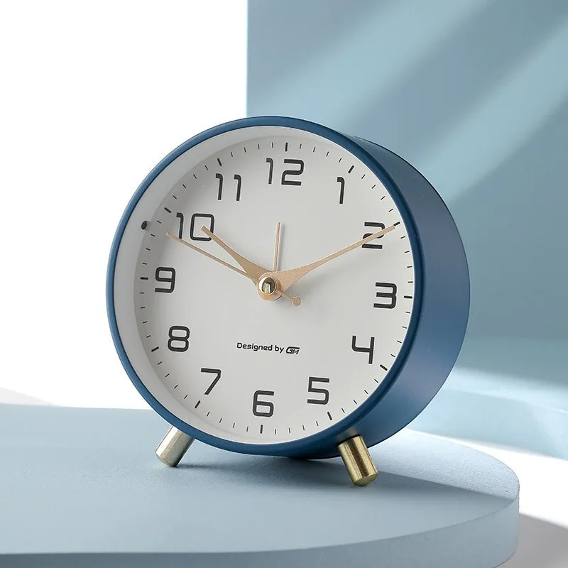 CalmTime - Elegant Rund Stillegående Bordklokke for Hvert Rom