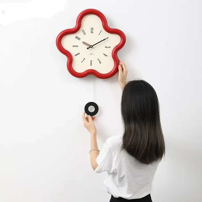 FloraTime – Stille veggklokke med 3D-blomsterdesign og minimalistisk skjerm