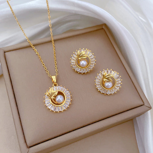 PearlLuxe - Halskjede og øredobbersett med geometrisk design