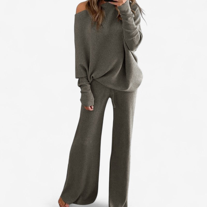 Akselina - Todelt sett med en topp uten skuldre og vide bukser