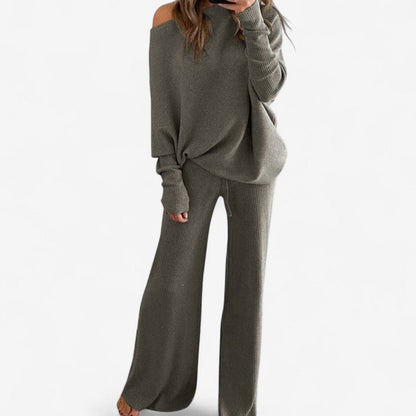 Akselina - Todelt sett med en topp uten skuldre og vide bukser