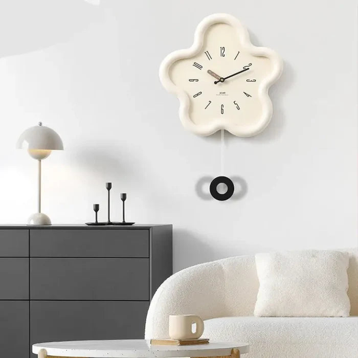 FloraTime – Stille veggklokke med 3D-blomsterdesign og minimalistisk skjerm