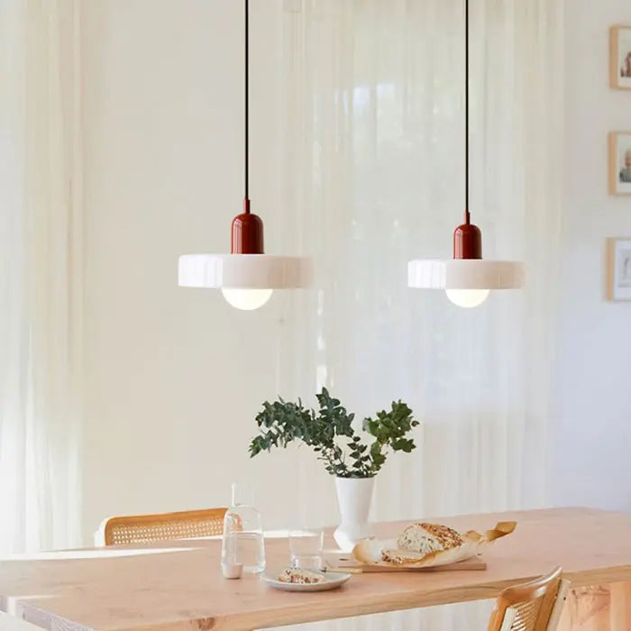 VitraLume - Kunstnerisk pendellampe i farget glass for levende belysning i hjemmet
