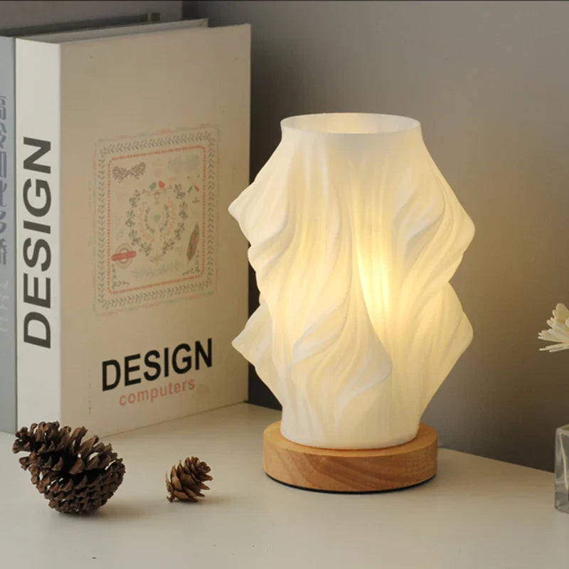 WaveGlow – Moderne bordlampe med bølgemønster for koselig stemningsbelysning