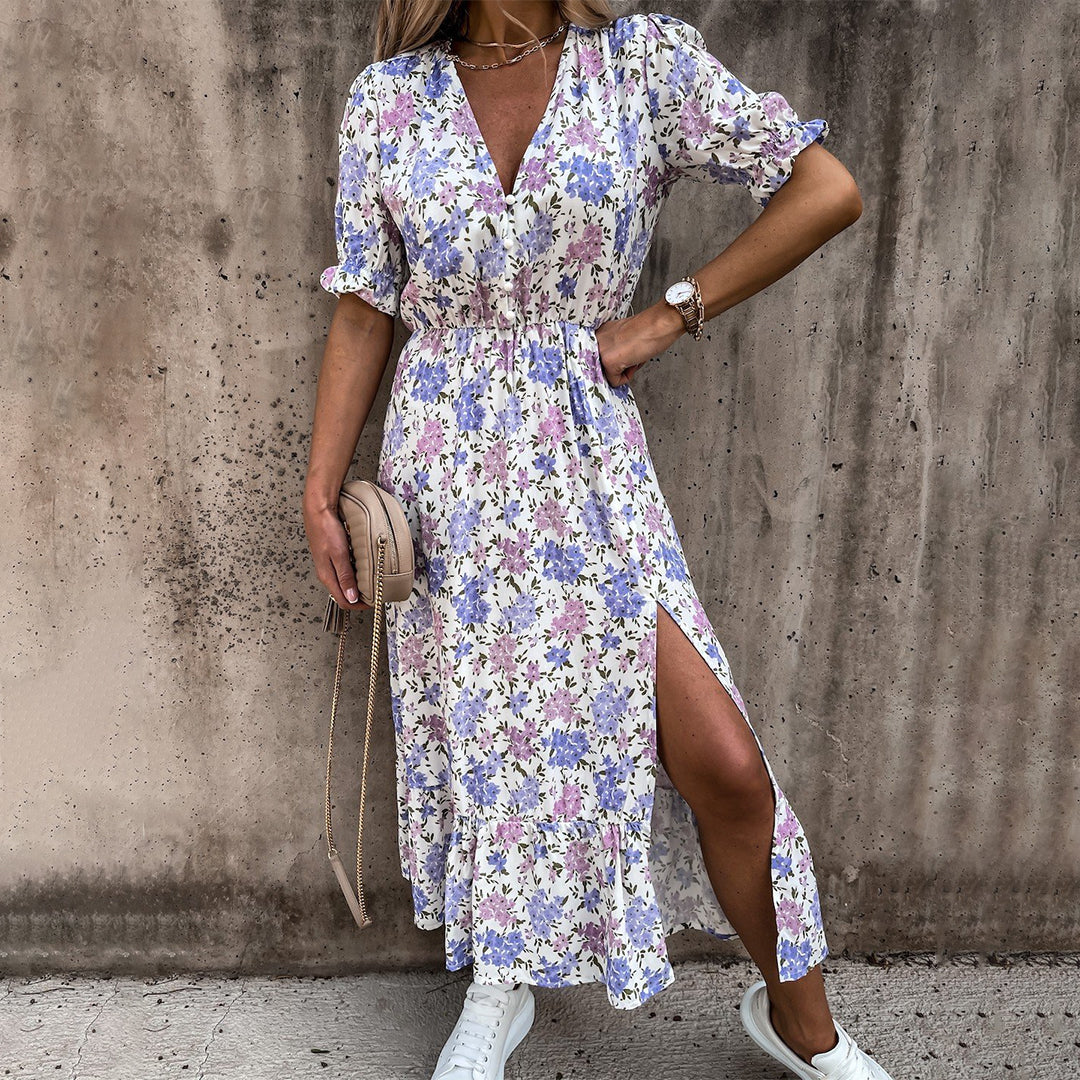 Olivia – Stilig fritidskjole med V-hals med korte ermer og trendy trykt stil