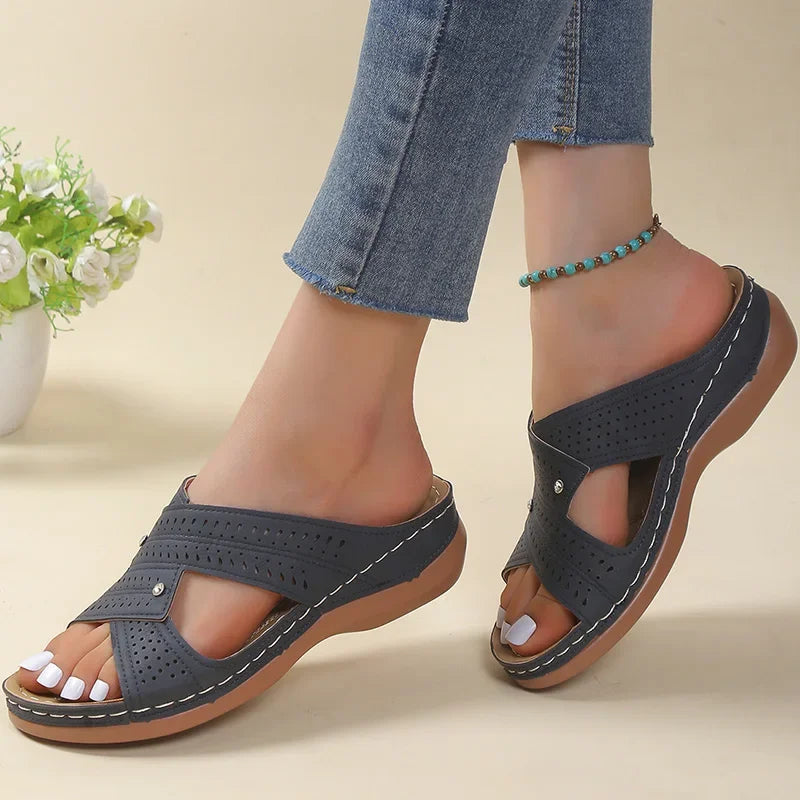 Isla - Sandaler med justerbare remmer og pustende design