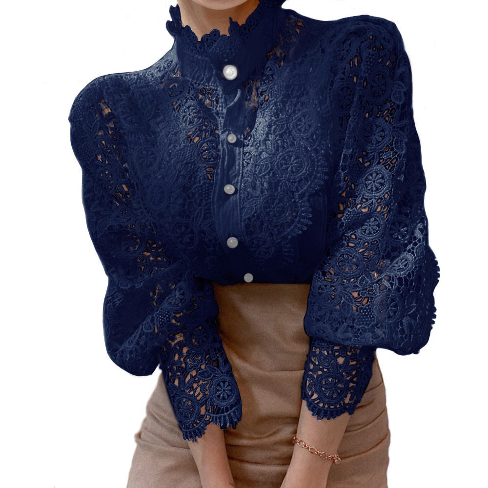 Lillith - Blondebluse med puffermer