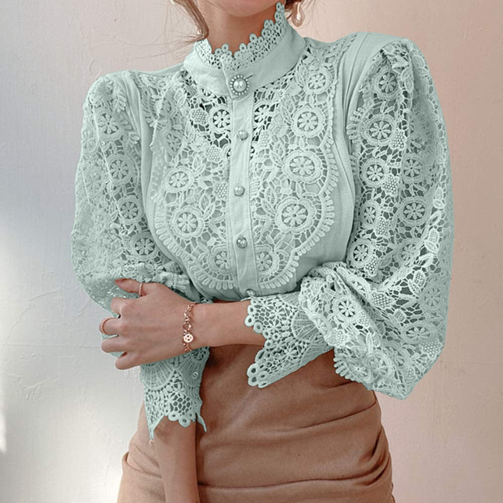 Lillith - Blondebluse med puffermer