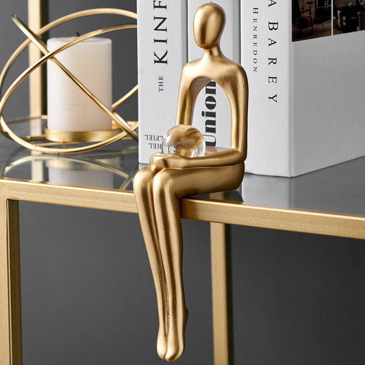 GoldenVibe - Abstrakt tenker gyllen statue for hjemmedekorasjon