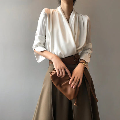 Aurelia - Bluse med drapert utringning for en sofistikert look