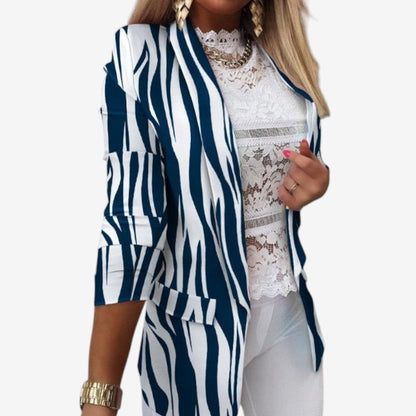 Caroline - Smal blazer med lange ermer og lommer